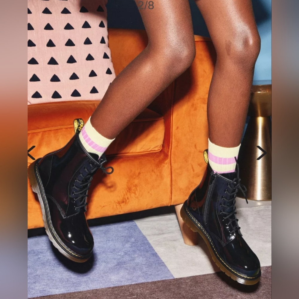 YOUTH 1460 PATENT LEATHER LACE UP BOOTS SIZE 4